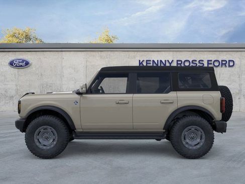 New 2025 Ford Bronco Outer Banks w/ Sasquatch Package image 3