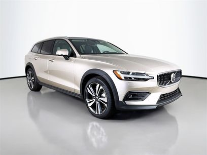 New 2026 Volvo V60 B5 Cross Country Plus w/ Climate Package