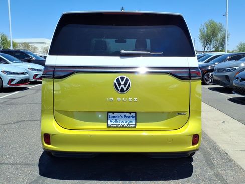 New 2025 Volkswagen ID. Buzz 1st Edition AWD/4WD image 5