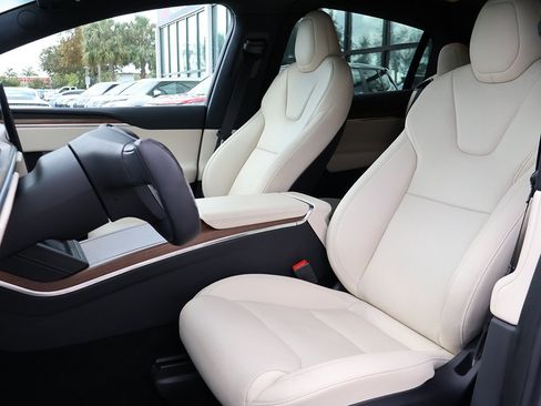 Used 2023 Tesla Model X image 26