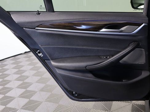 Used 2020 BMW 530i 530i w/ M Sport Package image 13