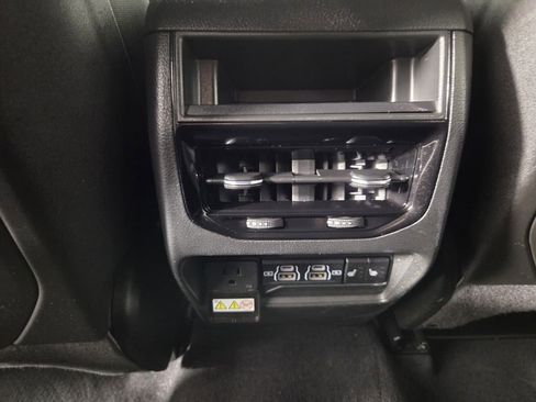 Certified 2025 Jeep Grand Cherokee Limited w/ MOPAR Finishing Package image 28