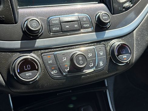 Used 2019 Chevrolet Impala LT image 25