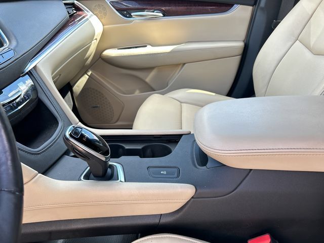 Used 2017 Cadillac XT5 Luxury w/ Driver Awareness Package FWD image 31