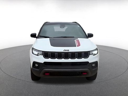 Used 2025 Jeep Compass Trailhawk AWD/4WD image 4