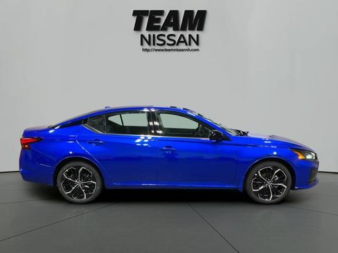 Certified 2025 Nissan Altima 2.5 SR w/ SR Premium Package AWD/4WD image 13