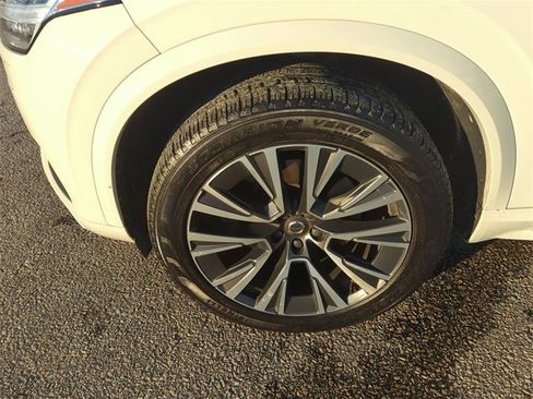 Used 2022 Volvo XC90 T5 Momentum w/ Climate Package image 34