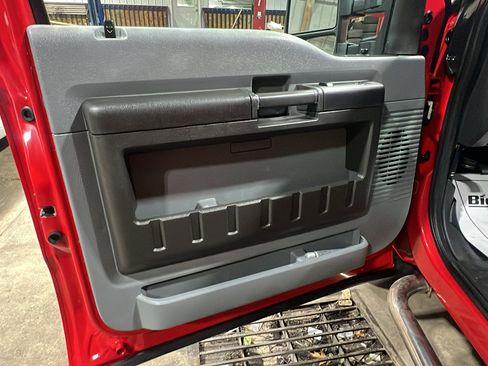 Used 2014 Ford F250 XL w/ Power Equipment Group image 10