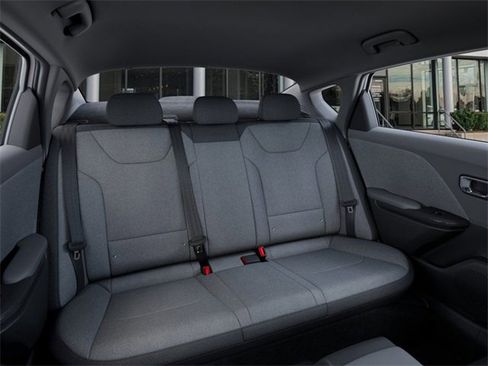 New 2025 Kia K4 LXS image 17