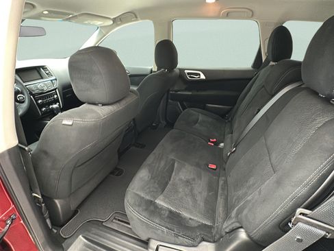Used 2016 Nissan Pathfinder SV w/ SV Cold Weather Package AWD/4WD image 9