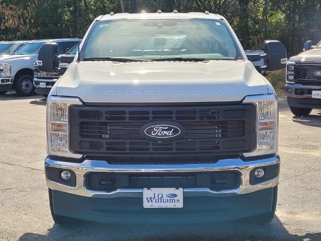 New 2027 Ford F350 XL w/ XL Chrome Package AWD/4WD image 2