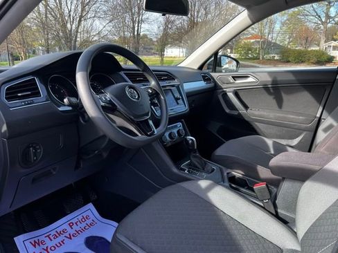 Used 2020 Volkswagen Tiguan S image 11
