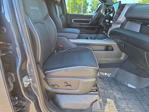 Used 2025 RAM 3500 Laramie AWD/4WD image 22