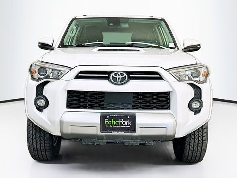 Used 2024 Toyota 4Runner TRD Off-Road Premium image 2