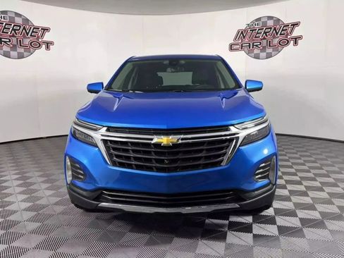 Used 2024 Chevrolet Equinox LT image 2