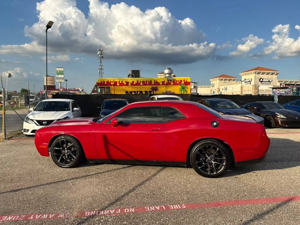Used 2017 Dodge Challenger R/T Scat Pack w/ Leather Interior Group RWD image 20