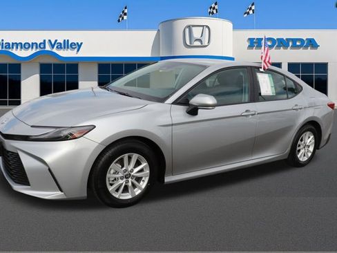 Used 2025 Toyota Camry LE image 4