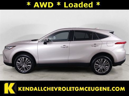 Used 2024 Toyota Venza Limited image 2