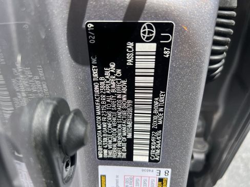 Used 2019 Toyota C-HR XLE FWD image 26