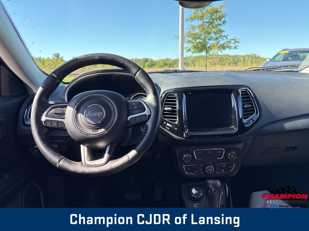 Used 2020 Jeep Compass Limited AWD/4WD image 2
