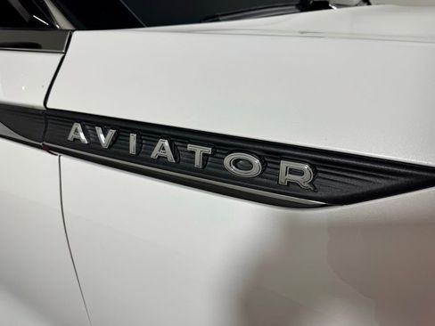 Used 2025 Lincoln Aviator Reserve w/ Illumination Package AWD/4WD image 13