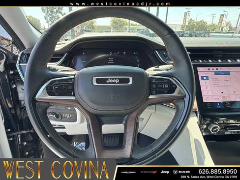 Used 2022 Jeep Grand Cherokee Summit w/ Advanced Protech Group IV AWD/4WD image 27