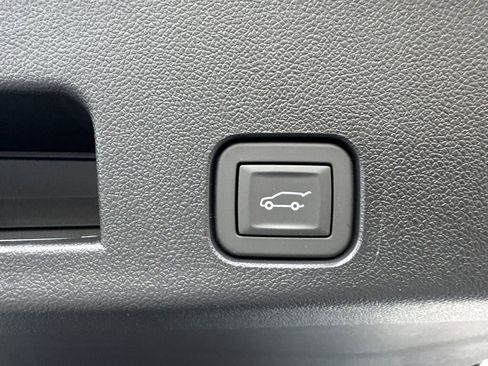 New 2026 Chevrolet Traverse High Country w/ LPO, Floor Liner Package FWD image 20