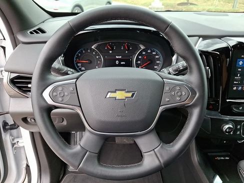 Used 2023 Chevrolet Traverse LT FWD image 19