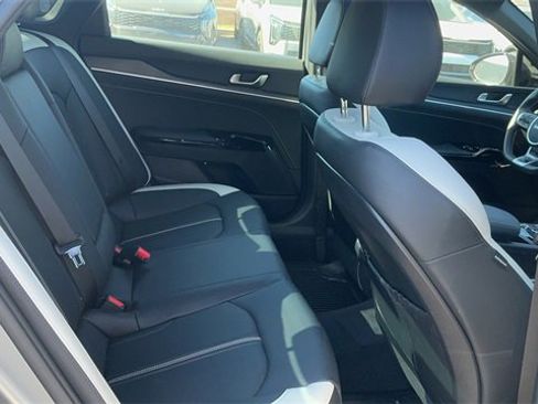 Used 2025 Kia K5 GT-Line w/ GT-Line Premium Package image 11