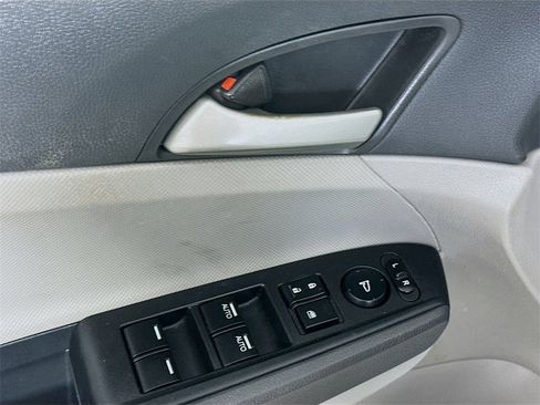 Used 2010 Honda Accord LX-P image 21