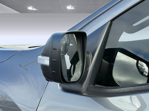 Used 2021 Nissan Titan PRO-4X w/ Pro-4x Convenience Package image 22