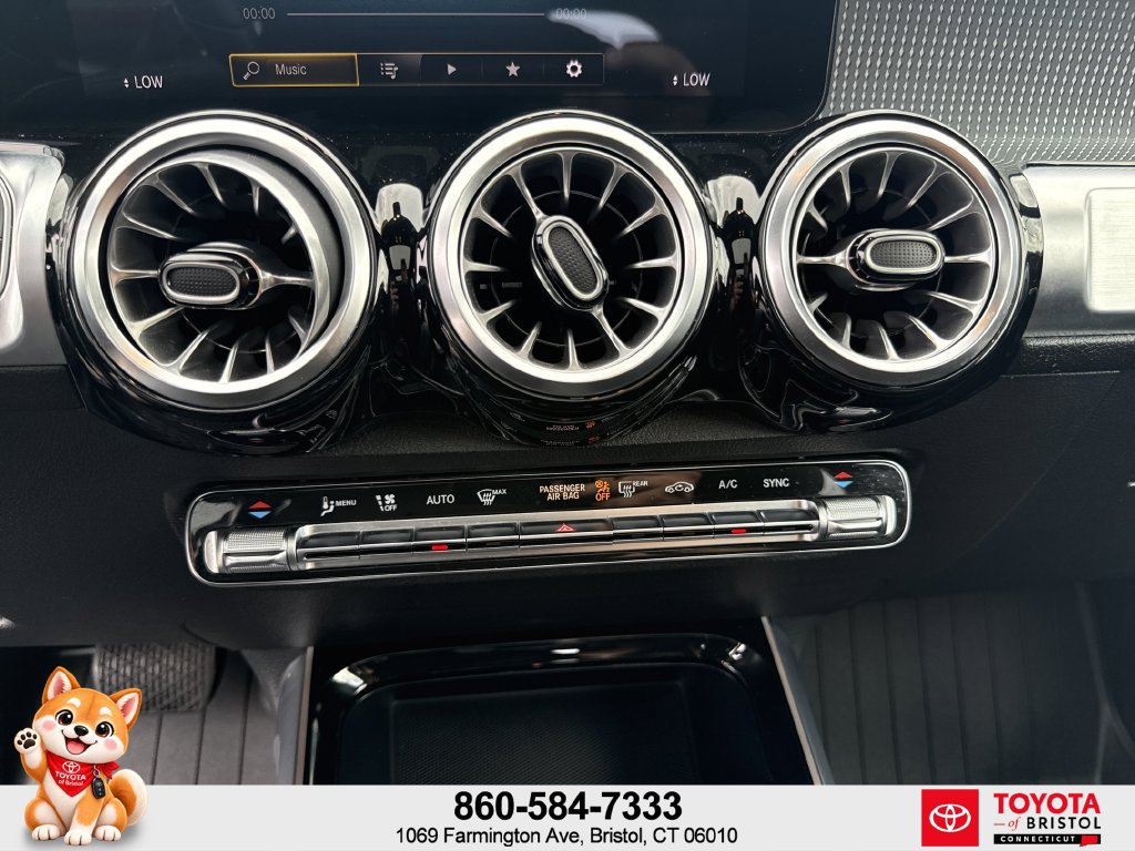 Used 2022 Mercedes-Benz GLB 250 image 25
