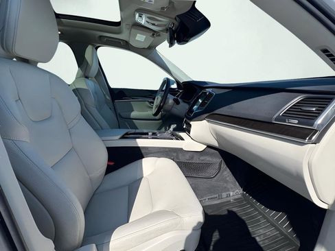 Used 2019 Volvo XC90 T5 Momentum w/ Protection Package Premier image 34