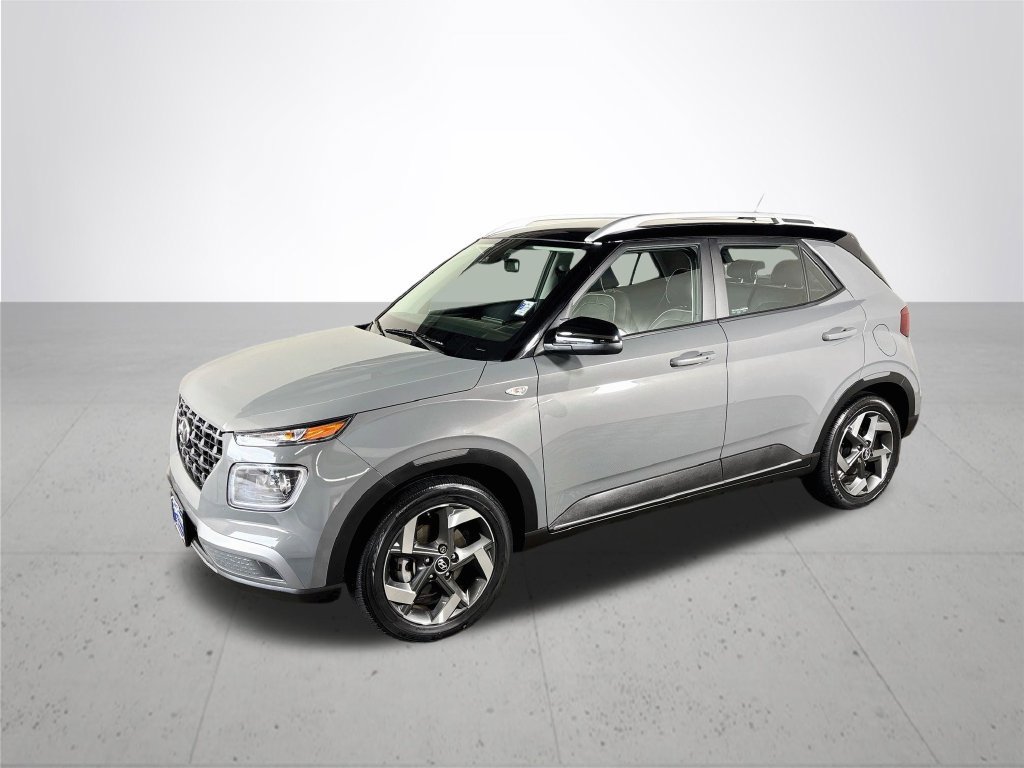 Used 2023 Hyundai Venue Limited w/ Cargo Package FWD image 2