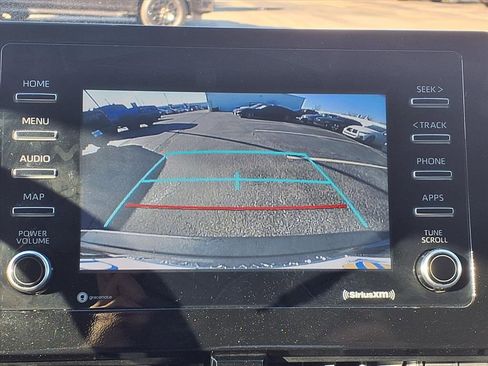 Used 2024 Toyota Camry SE image 4