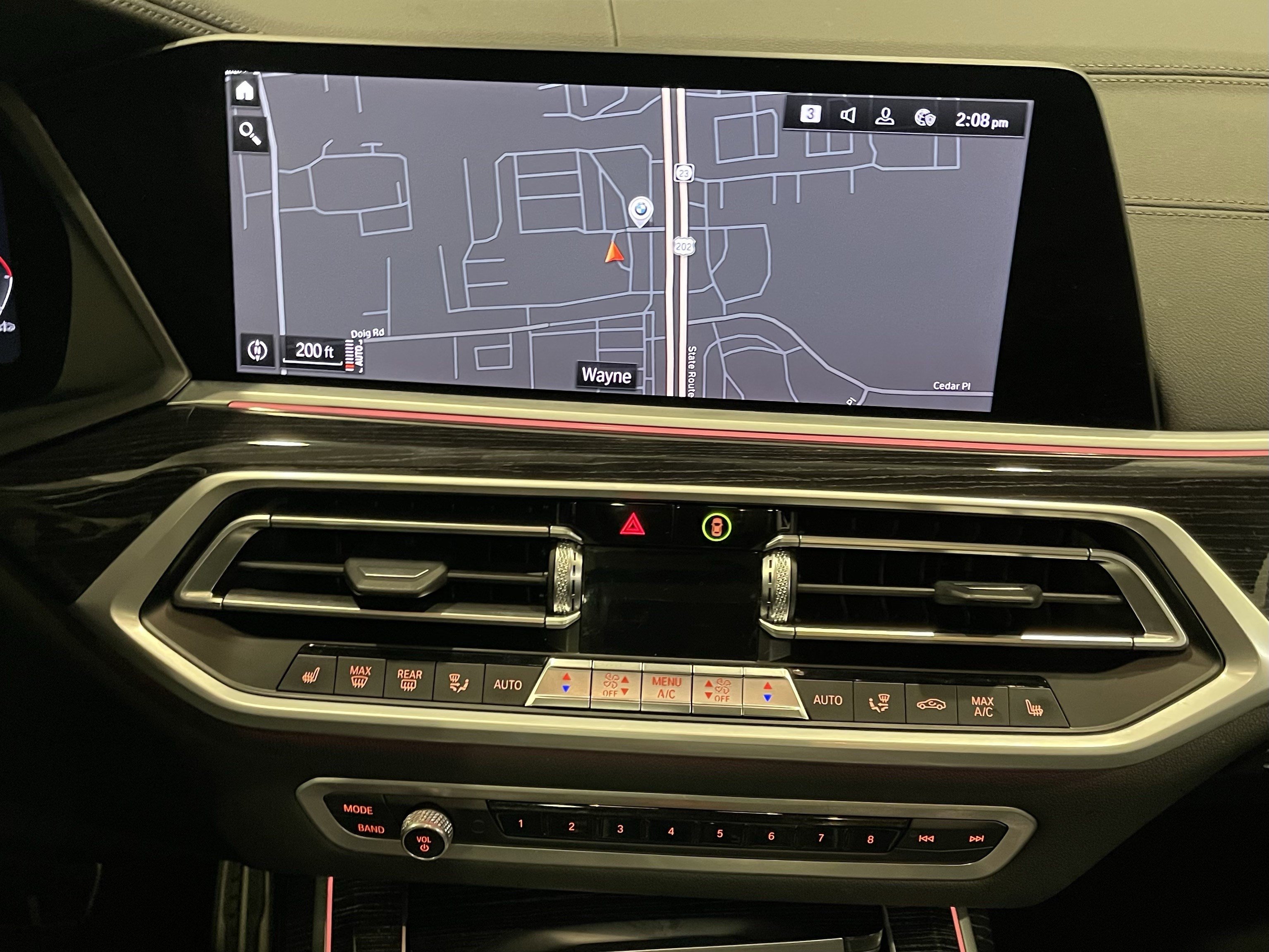 Used 2022 BMW X7 xDrive40i w/ M Sport Package AWD/4WD image 22