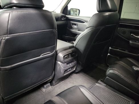 Used 2023 Honda Pilot EX-L image 12