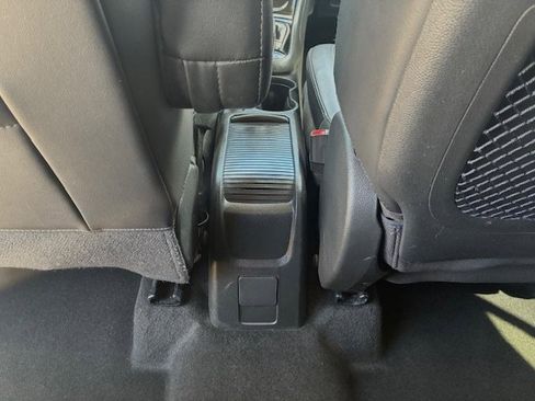 Used 2021 Buick Encore Preferred image 19