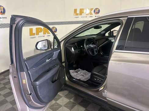 Used 2023 Cadillac XT5 Premium Luxury AWD/4WD image 10
