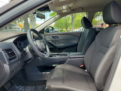 Used 2023 Nissan Rogue S FWD image 2