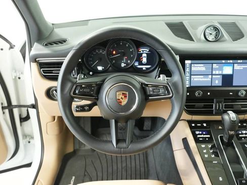 Certified 2025 Porsche Macan AWD/4WD image 13
