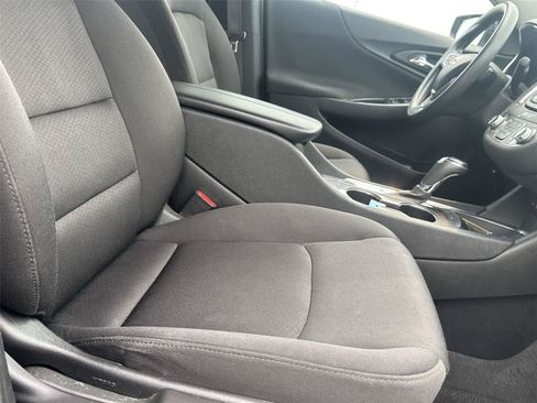 Used 2020 Chevrolet Malibu LT FWD image 17