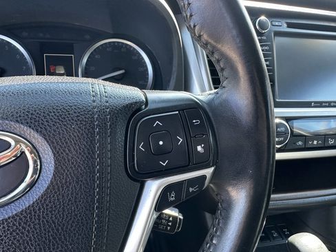 Used 2019 Toyota Highlander XLE w/ Protection Package #3 image 9