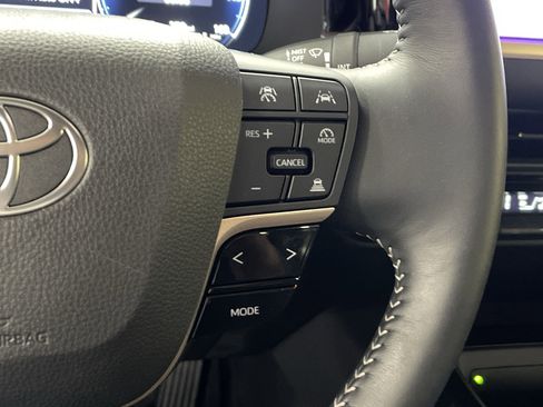 Used 2025 Toyota Crown XLE image 20