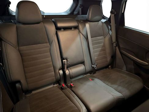 Used 2023 Mitsubishi Outlander SE AWD/4WD image 16