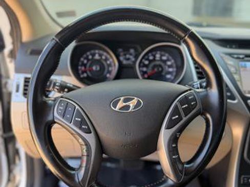 Used 2014 Hyundai Elantra Limited w/ Option Group 03 FWD image 19