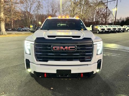 Used 2025 GMC Sierra 3500 AT4 image 3