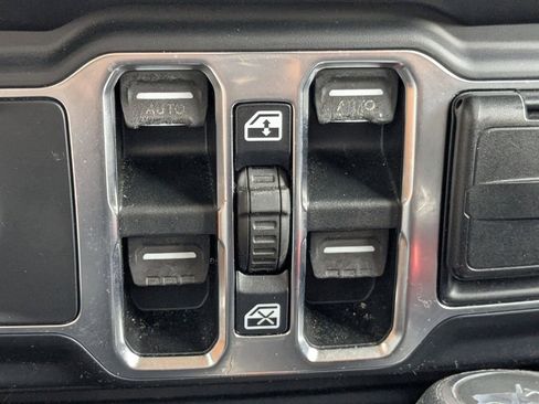 Used 2019 Jeep Wrangler Unlimited Sport S image 22
