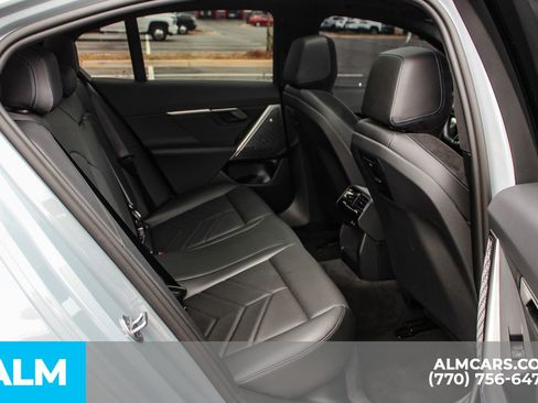 Used 2025 BMW i5 eDrive40i w/ M Sport Package image 19