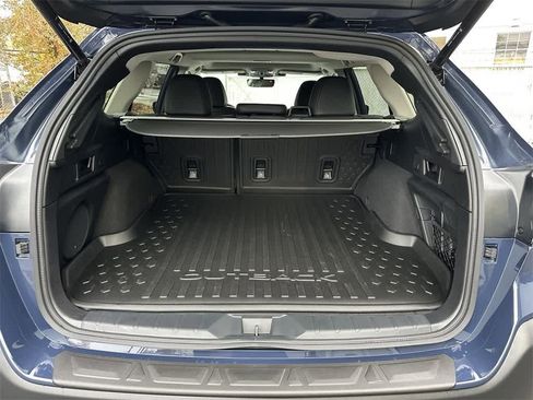 Used 2025 Subaru Outback Limited image 22
